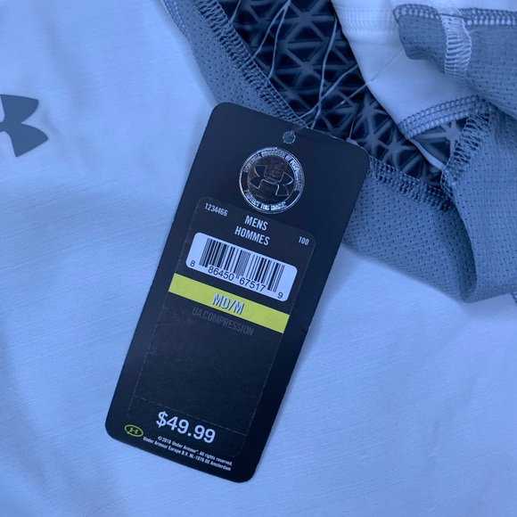 BNWT Men’s Under Armour white/grey/patterned compression Heatgear™️ short sleeve - Picture 5 of 6